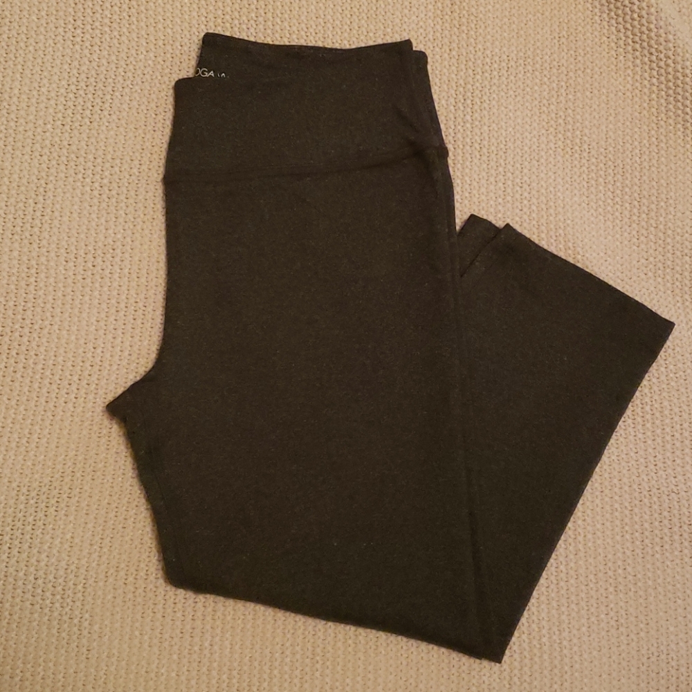 EUC Beyond yoga Capris